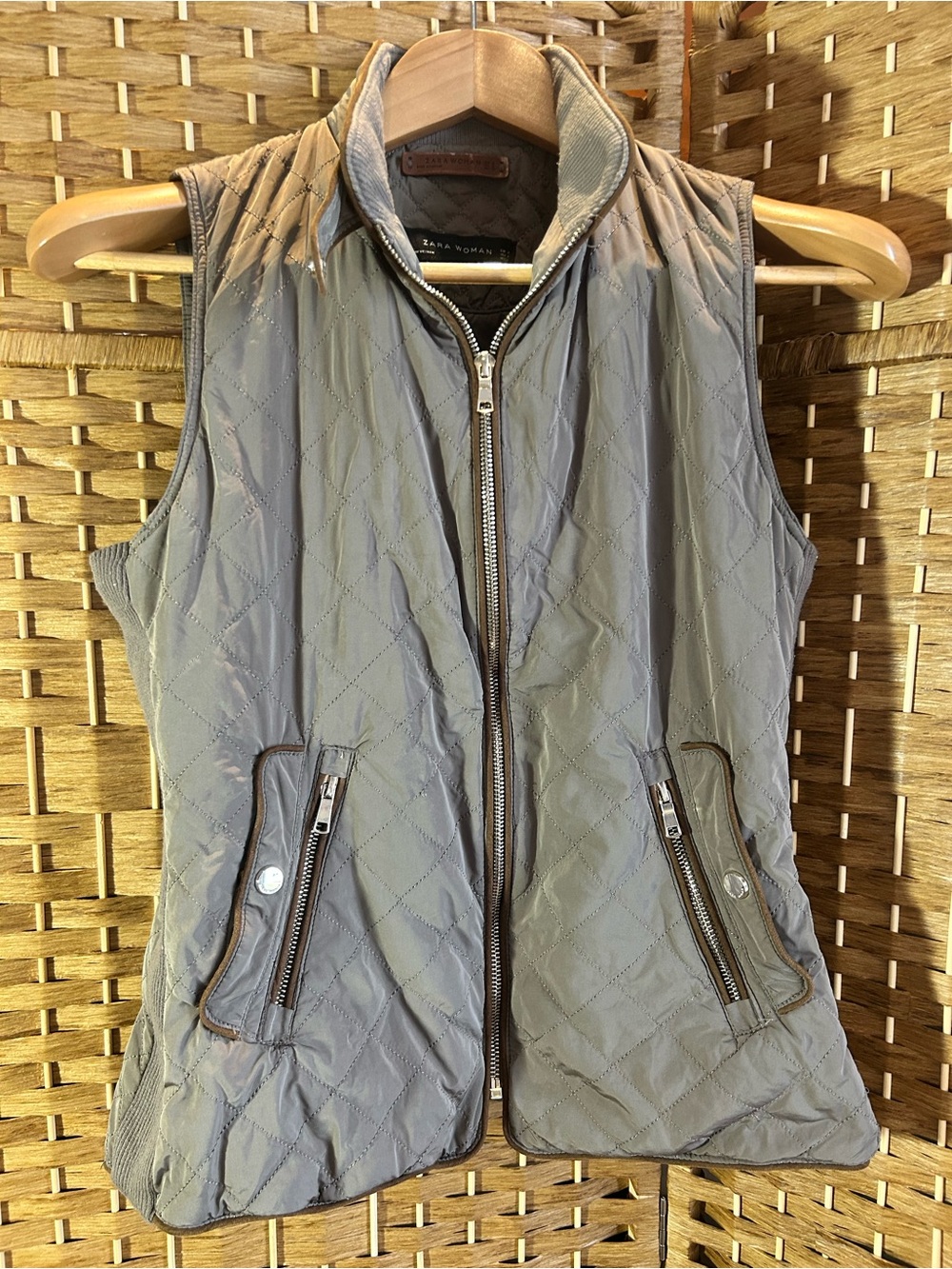 Quilted Utility Puffer Vest Knit Side Panels Zip Pockets Women’s M